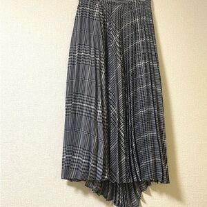 Elegant Black and White Pleated Skirt